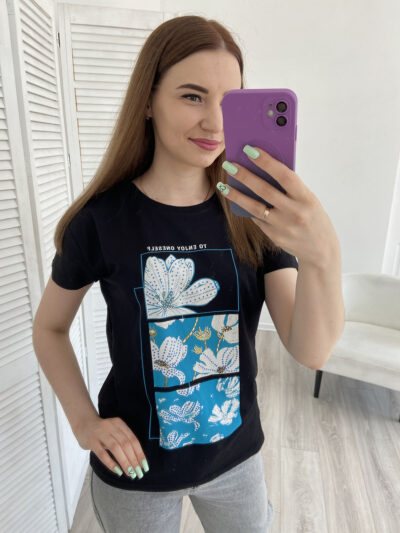 Футболка жіноча з принтом PinkApple